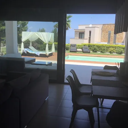 Villa Paradiso - Private Pool, 3 Bdrms, Bbq, Sea View